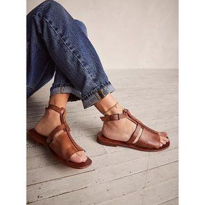 FREE PEOPLE Long Weekend Sandals / Tan